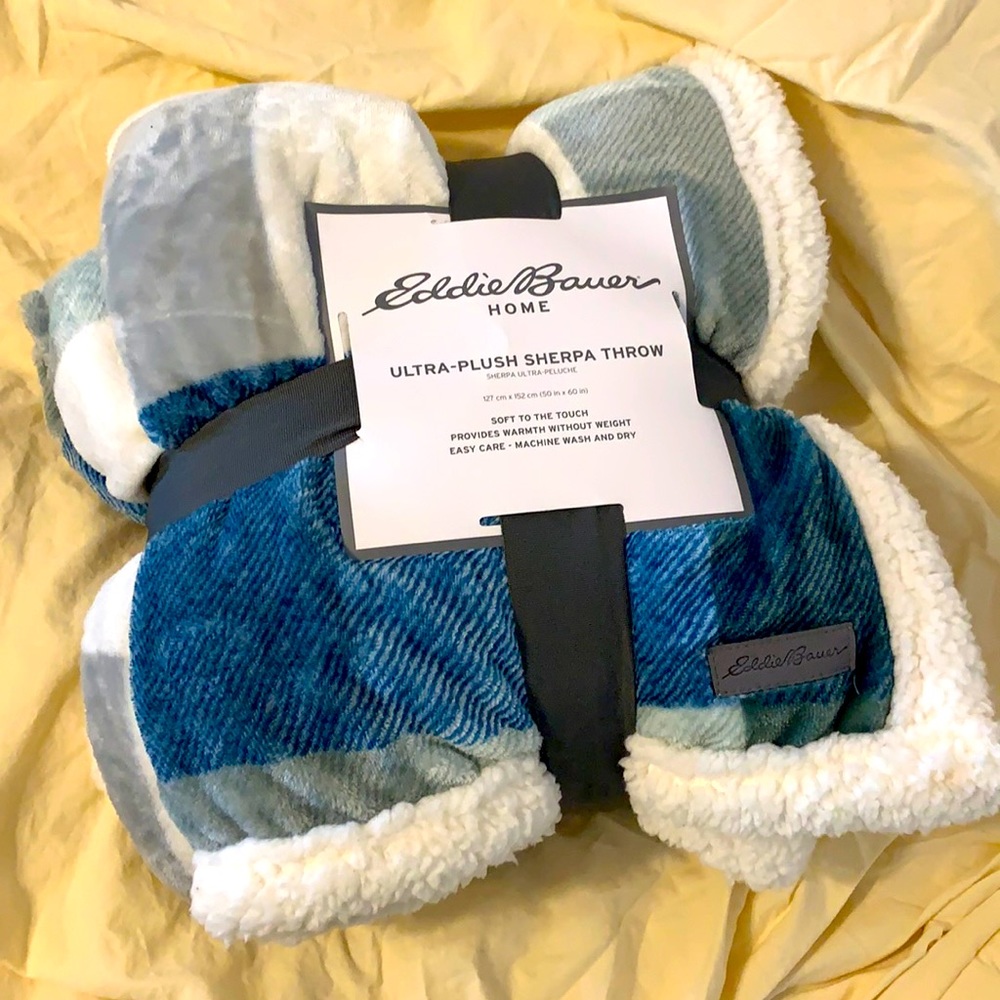 Fleece Sherpa throw blanket